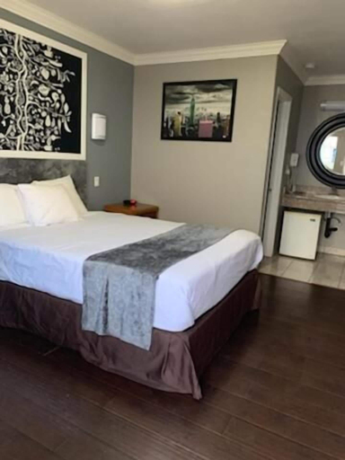 Bedroom 4, Uptown Inn, Los Angeles