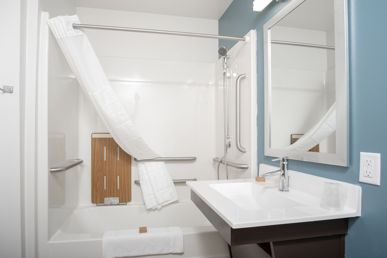 Bathroom 4, WoodSpring Suites Columbus West - Hilliard, Franklin