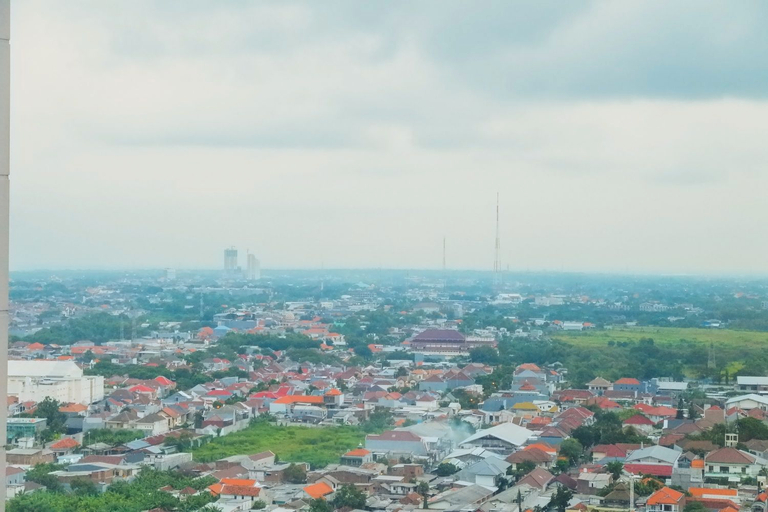 Exterior & Views 5, Cozy 2BR Apartment at Puncak Bukit Golf By Travelio, Surabaya