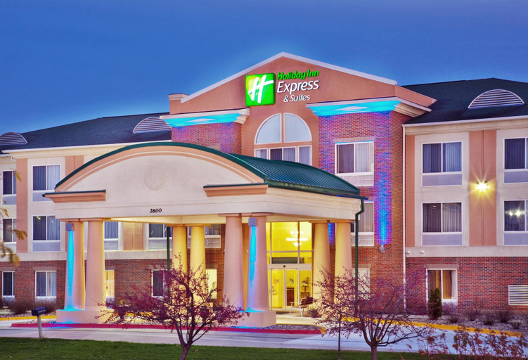 Exterior & Views 2, Holiday Inn Express & Suites AMES by IHG, Story