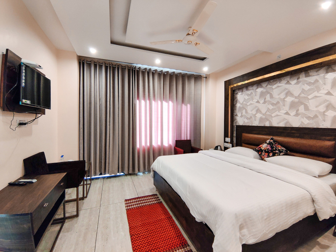 Bedroom 3, Golden Rock - AM Hotel Kollection, Kangra