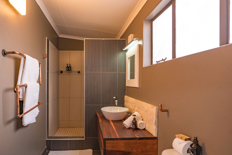 Bathroom 5, Kalahari Anib Lodge, Mariental Rural