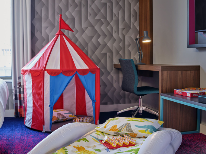 Bedroom 2, Aloft by Marriott Birmingham Eastside, Birmingham