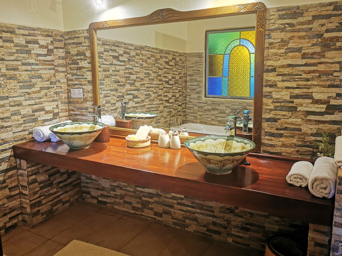Bathroom 4, PINK FLAMINGO BOUTIQUE HOTEL, Moshi Urban