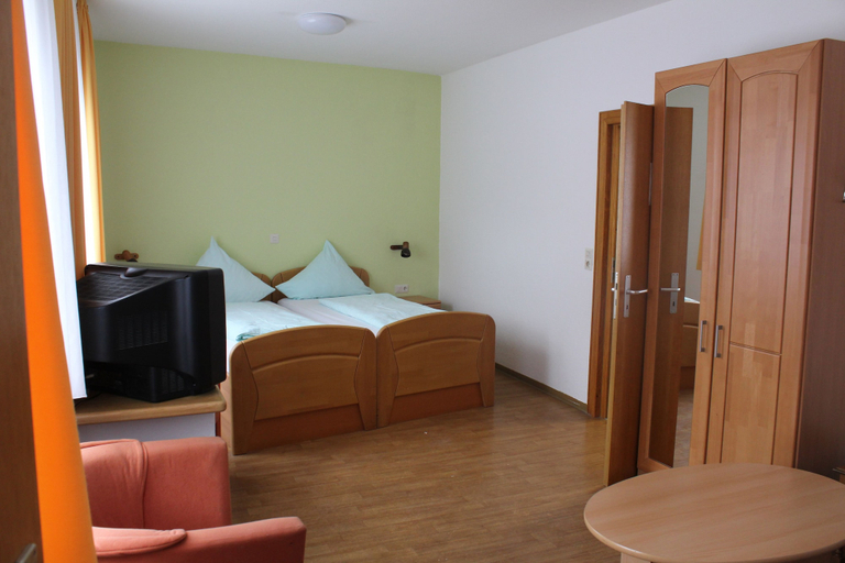 Bedroom 3, Hotel Royal Santana, Ahrweiler