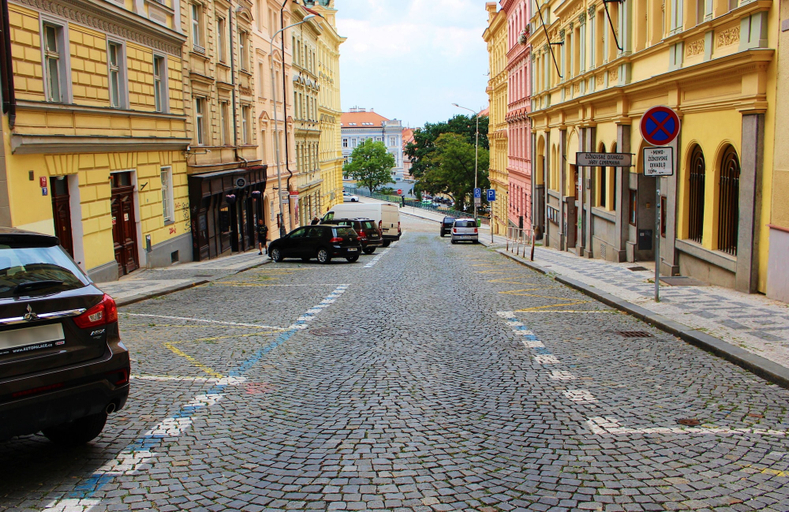 Others 5, Paradise Apartment, Praha 8