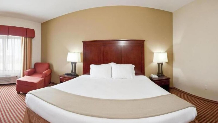 Bedroom 2, Holiday Inn Express Amarillo South by IHG, Randall