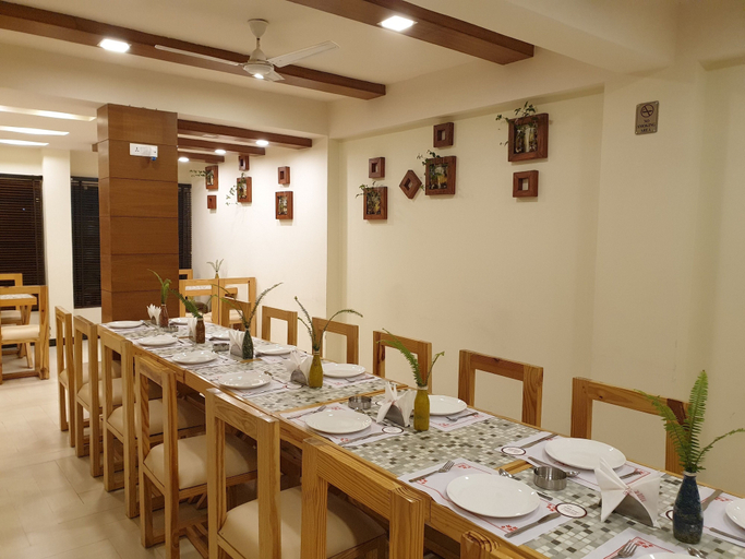Food & Drinks 4, Hotel Devlok Primal, Dehradun