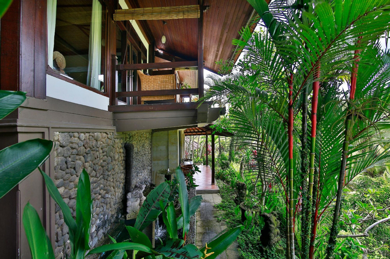 Exterior & Views 22