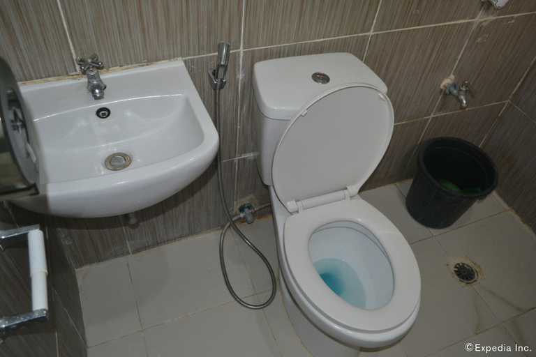 Bathroom 4, Pearl Suites, General Santos City