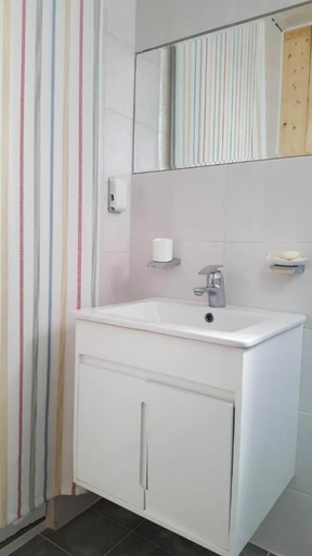 Bathroom 4, The Guesthouse DMZ Stay - Hostel, Paju
