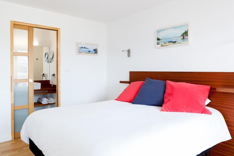 Bedroom 3, Hôtel du Port Locquirec, Finistère