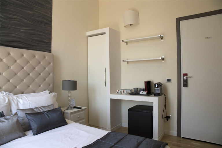 Bedroom 4, Corso Experience, Rome