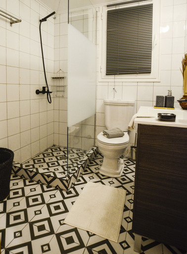 Bathroom 3, 5inAthens, Attica