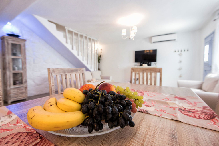 Food & Drinks 5, Crystal Villas, South Aegean