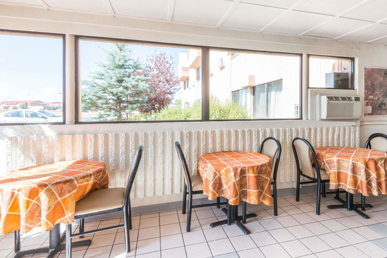 Others 5, Super 8 by Wyndham Laramie, Albany