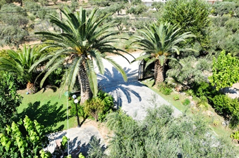 Others 5, Villa Annilena, Central Greece