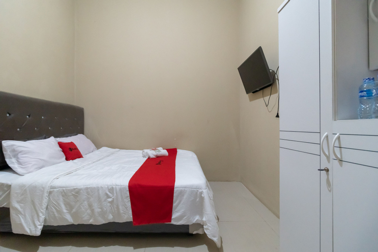 Bedroom 5, RedDoorz near Palembang Trade Center 4, Palembang