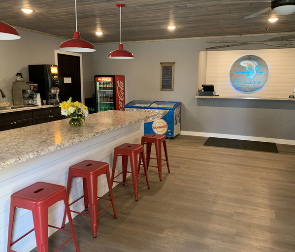 Food & Drinks, Hollys Resort, Otter Tail