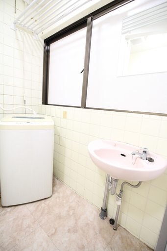 Bathroom 3, azami7, Miyakojima