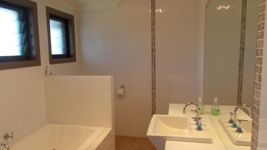 Bathroom 4, La Bella Vita at South West Rocks, Kempsey