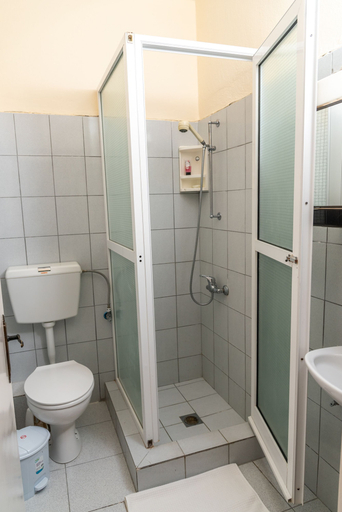 Bathroom 5, Chris Apartments, Central Macedonia