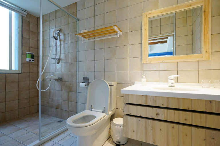 Bathroom 3, Good Time, Penghu