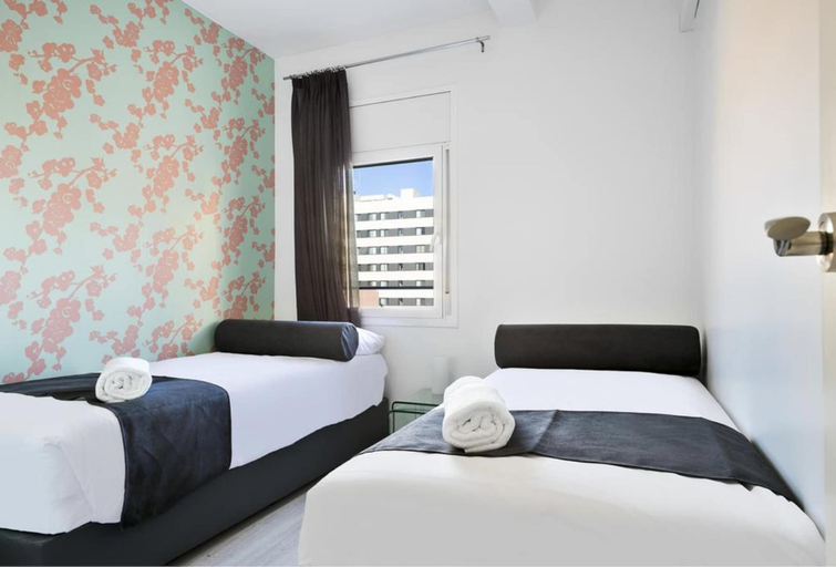 Bedroom 2, Mar Apartments, Barcelona