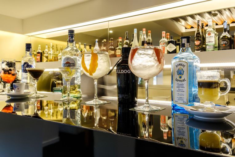Food & Drinks 12