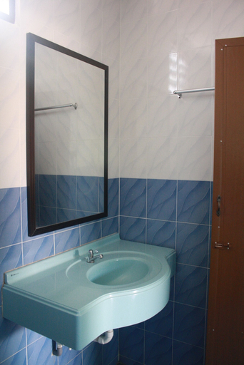 Bathroom 5, Purnama Beach Resort, Manjung