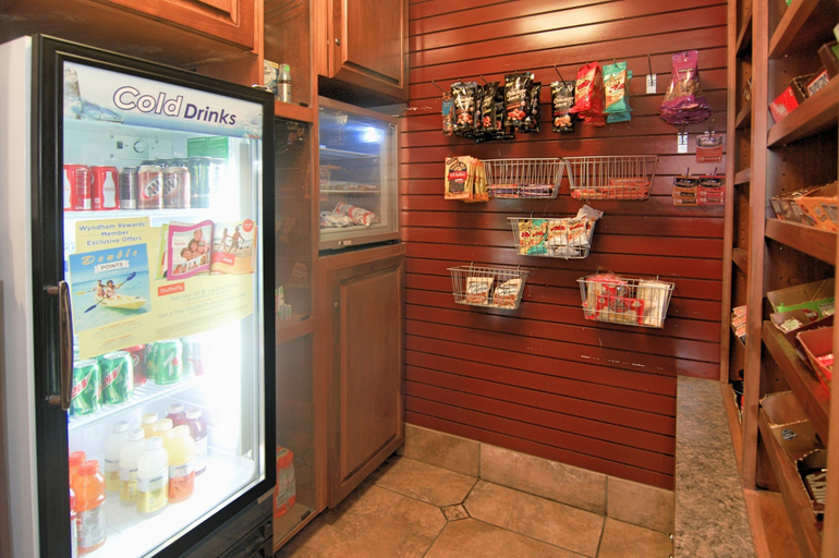 Food & Drinks 5, Ramada by Wyndham St George, Washington