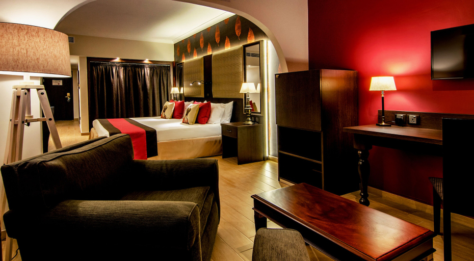 Bedroom 3, AX The Victoria Hotel