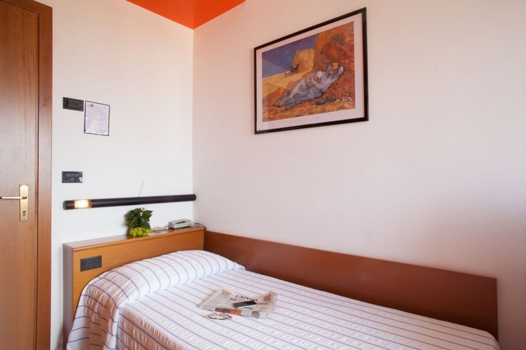 Bedroom 3, Hotel Pace, Verona