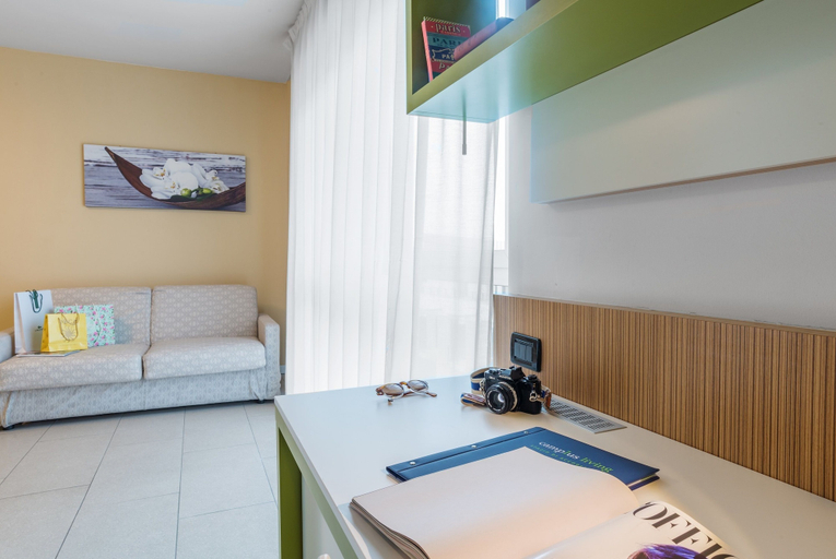 Bedroom 2, Camplus Turro - Casa per Ferie, Milano