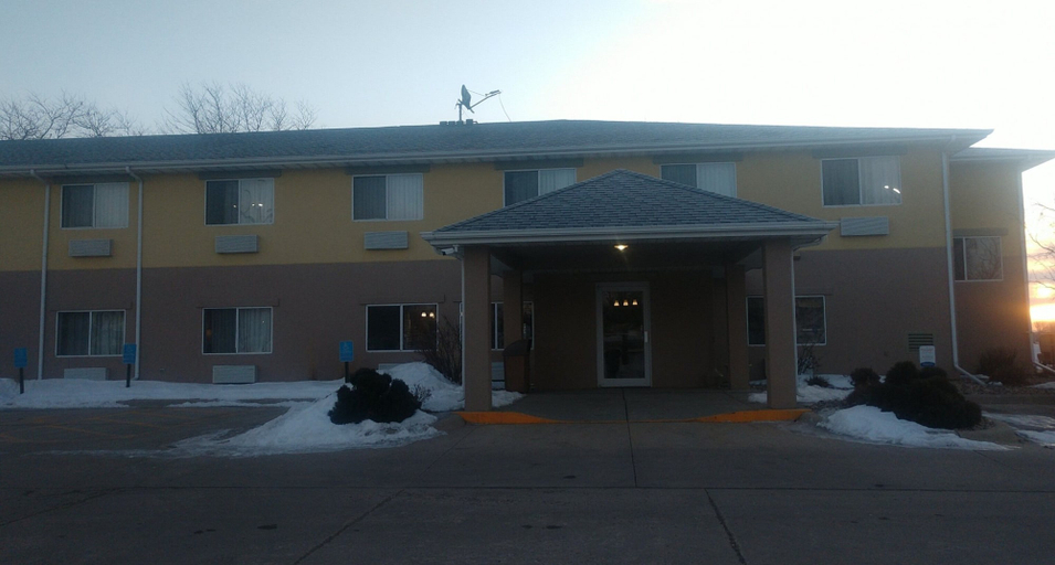Exterior & Views 2, Econo Lodge Luverne I-90, Rock
