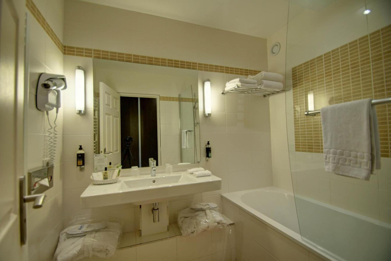 Bathroom 4, Hôtel du Parc, Pas-de-Calais