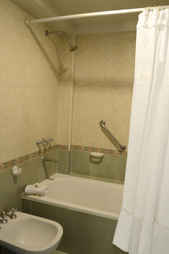 Bathroom 4, Apart Hotel Maue, Capital