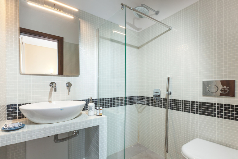 Bathroom 4, Minavra Hotel, Attica