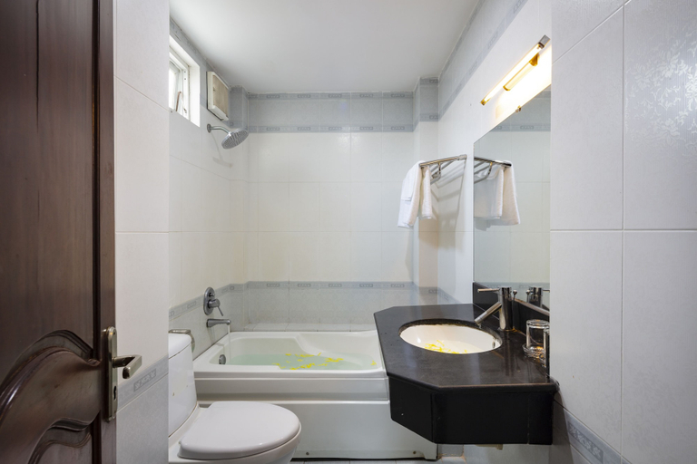 Bathroom 4, Carina Hotel, Nha Trang