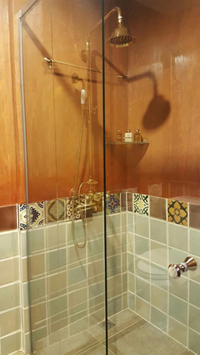 Bathroom 5, Chuchai Buri Sri Amphawa, Amphawa