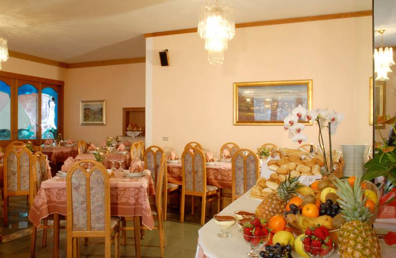 Food & Drinks 5, Albergo Sass Maor, Trento