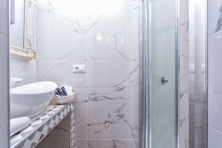 Bathroom 5, Cà Patron, Venezia