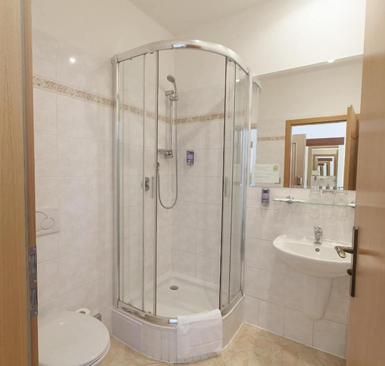Bathroom 4, Hotel Atos, Praha 1