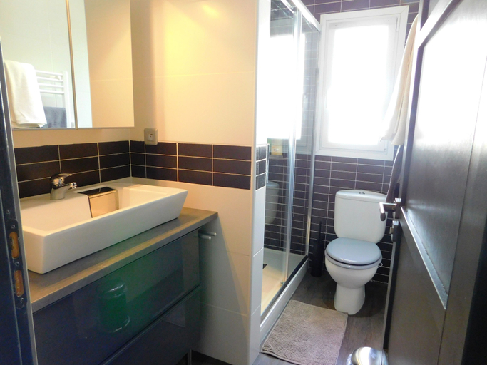 Bathroom 4, Apartamento Praga - A182, Girona