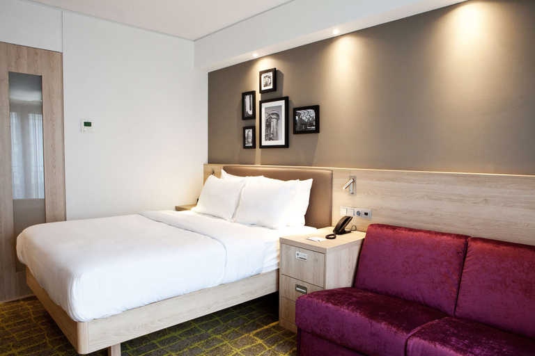 Bedroom 3, Hampton by Hilton Dortmund Phoenix See, Dortmund