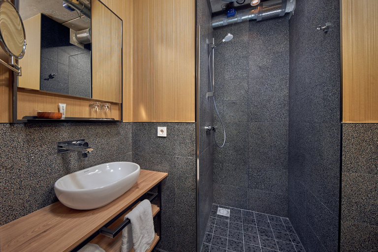 Bathroom 5, Inntel Hotels Amsterdam Landmark, Amsterdam