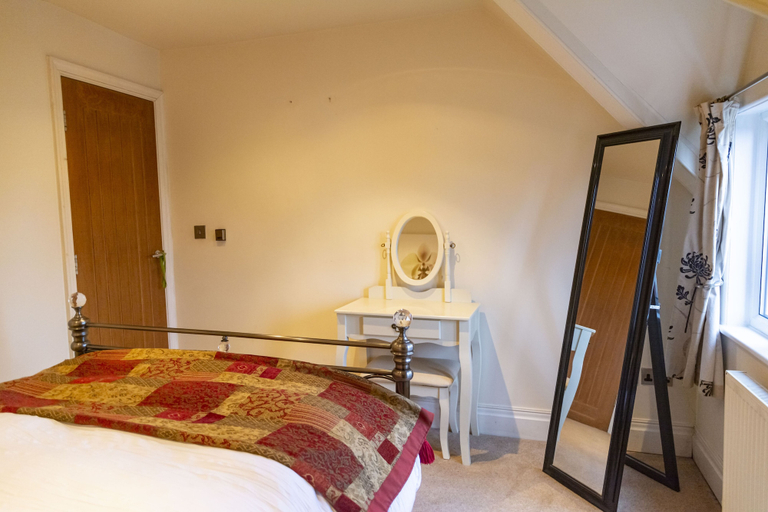 Bedroom 3, Luxury Apt No. 2 - One Bed Apartment, Bury