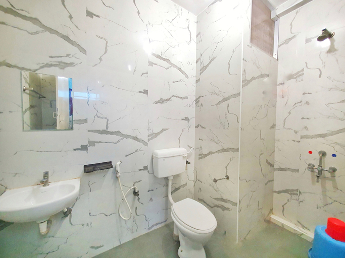 Bathroom 4, S M Mansion near Harbour & High court, Chennai