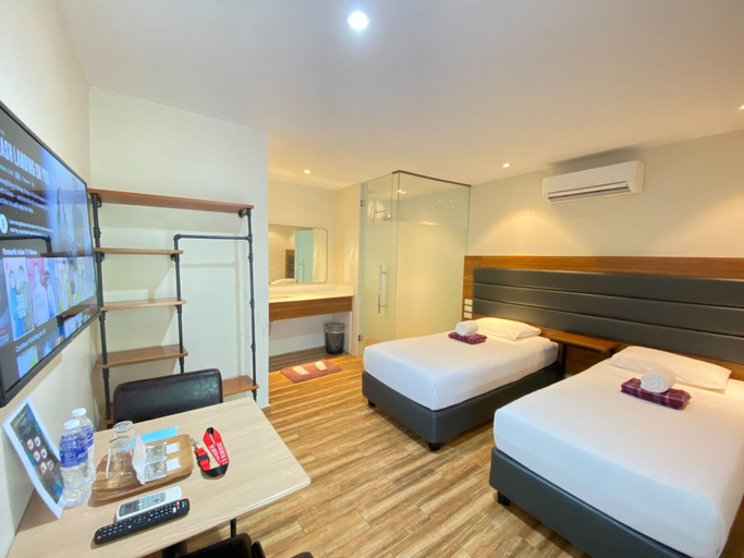 Bedroom 5, The Hub District Garden Suites, Pasay City