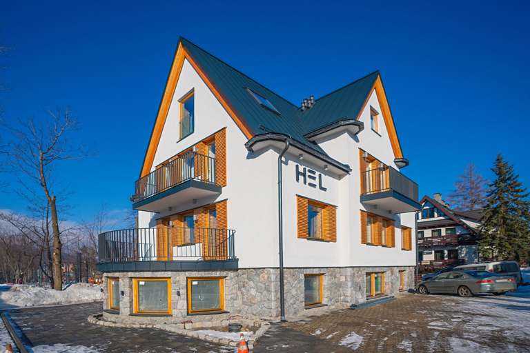 Exterior & Views